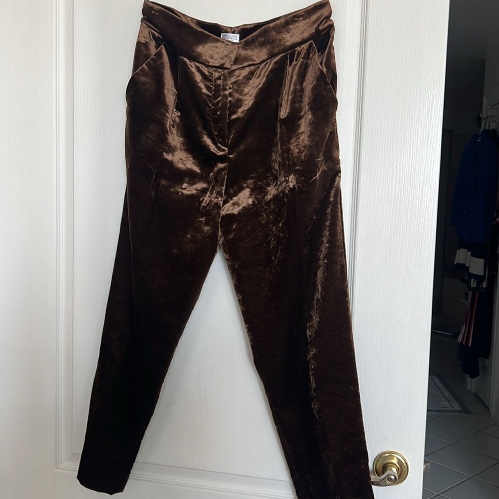 Brunello Cucinelli 
Crushed velvet ankle pants